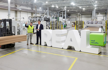 Building products supply chain planning: maximizing service and profitability